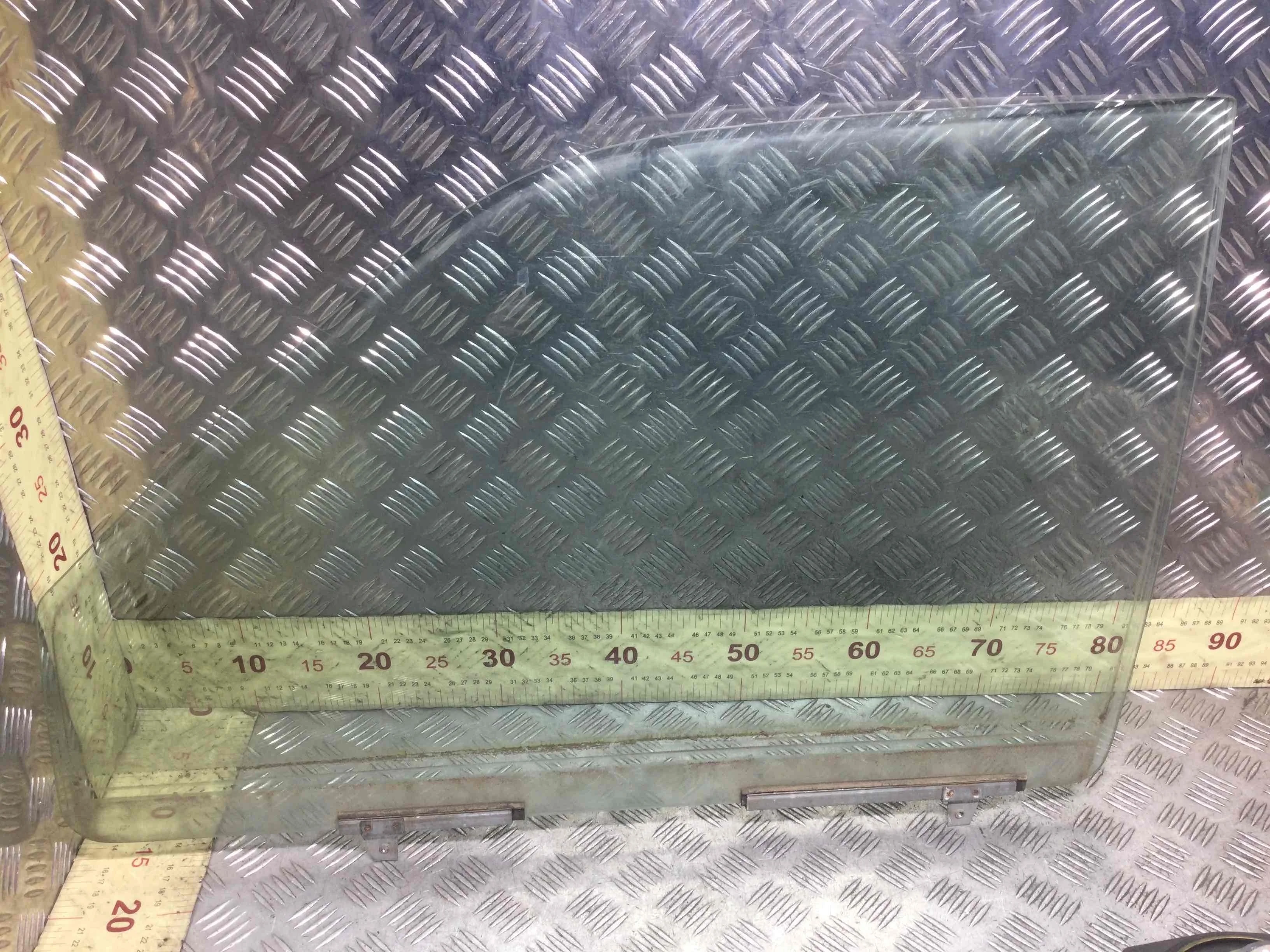 Стекло двери передней левой Mitsubishi Pajero Sport 1 поколение (1996-2005) дизель 2.5 TD Механика