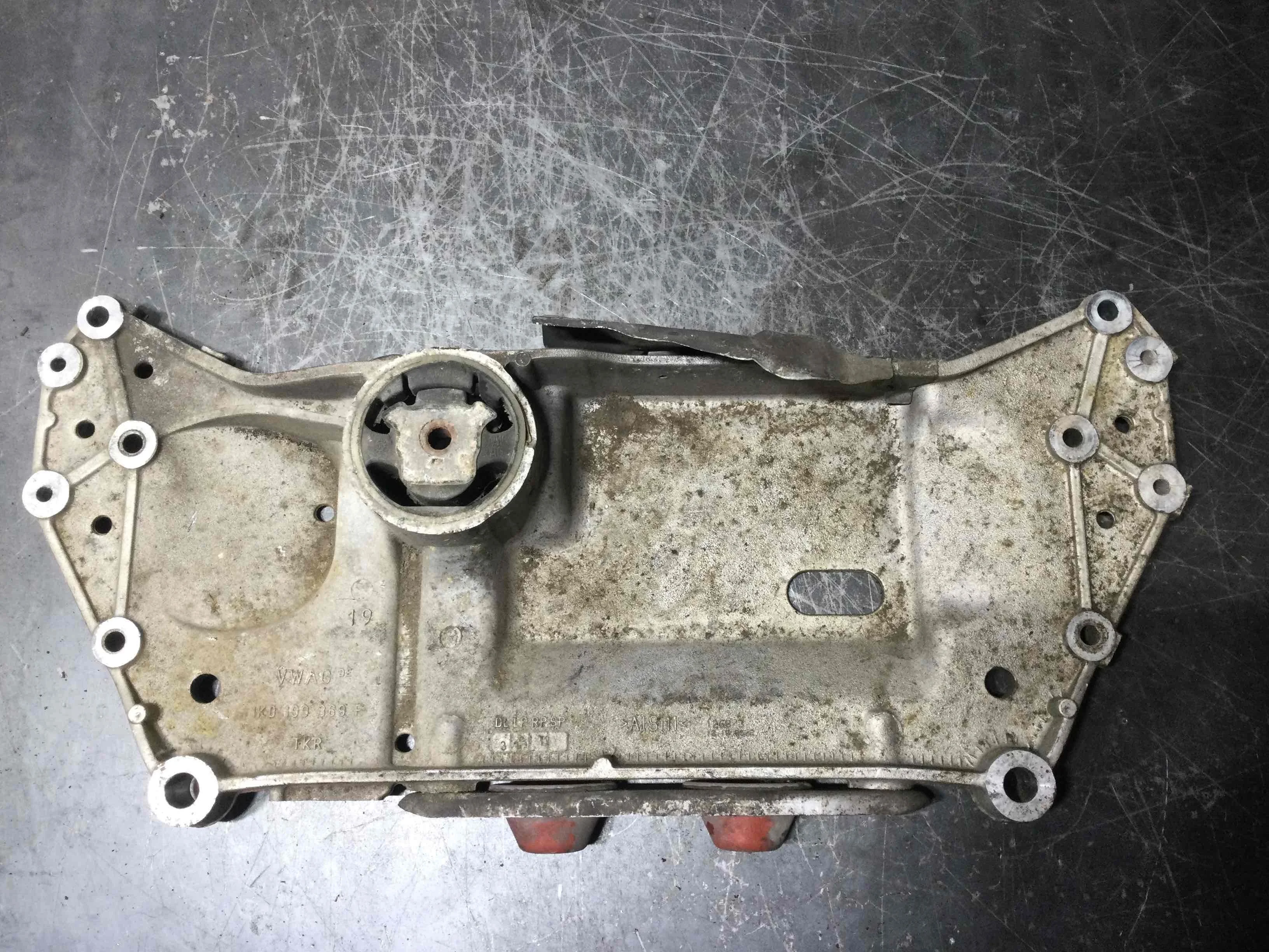 Балка подвески передняя (подрамник) Volkswagen Golf 5 поколение (2004-2009) бензин 1.4 i Механика Х/б