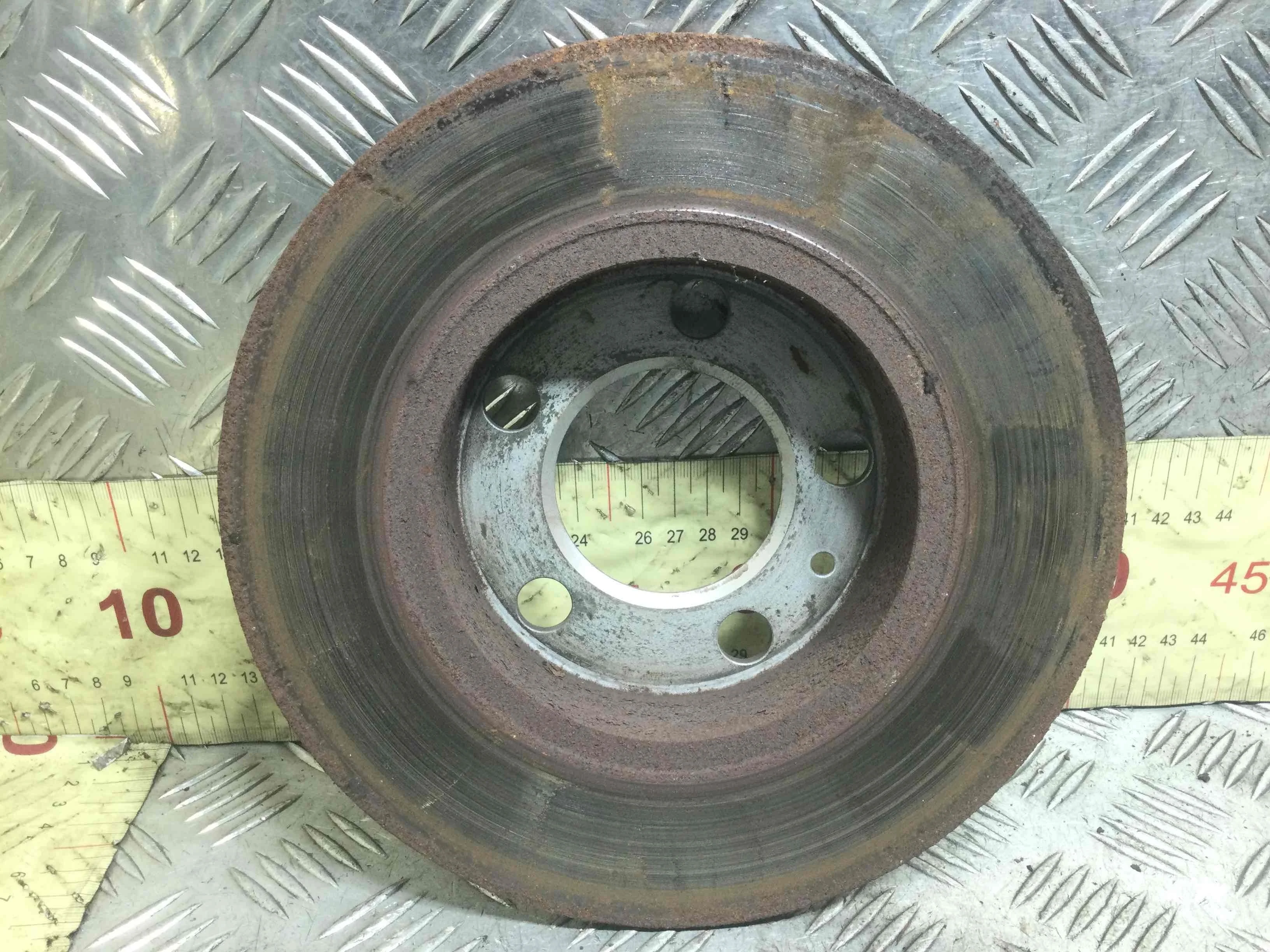 Диск тормозной задний Volkswagen Golf 4 поколение (1997-2004) бензин 1.6 i Механика Х/б