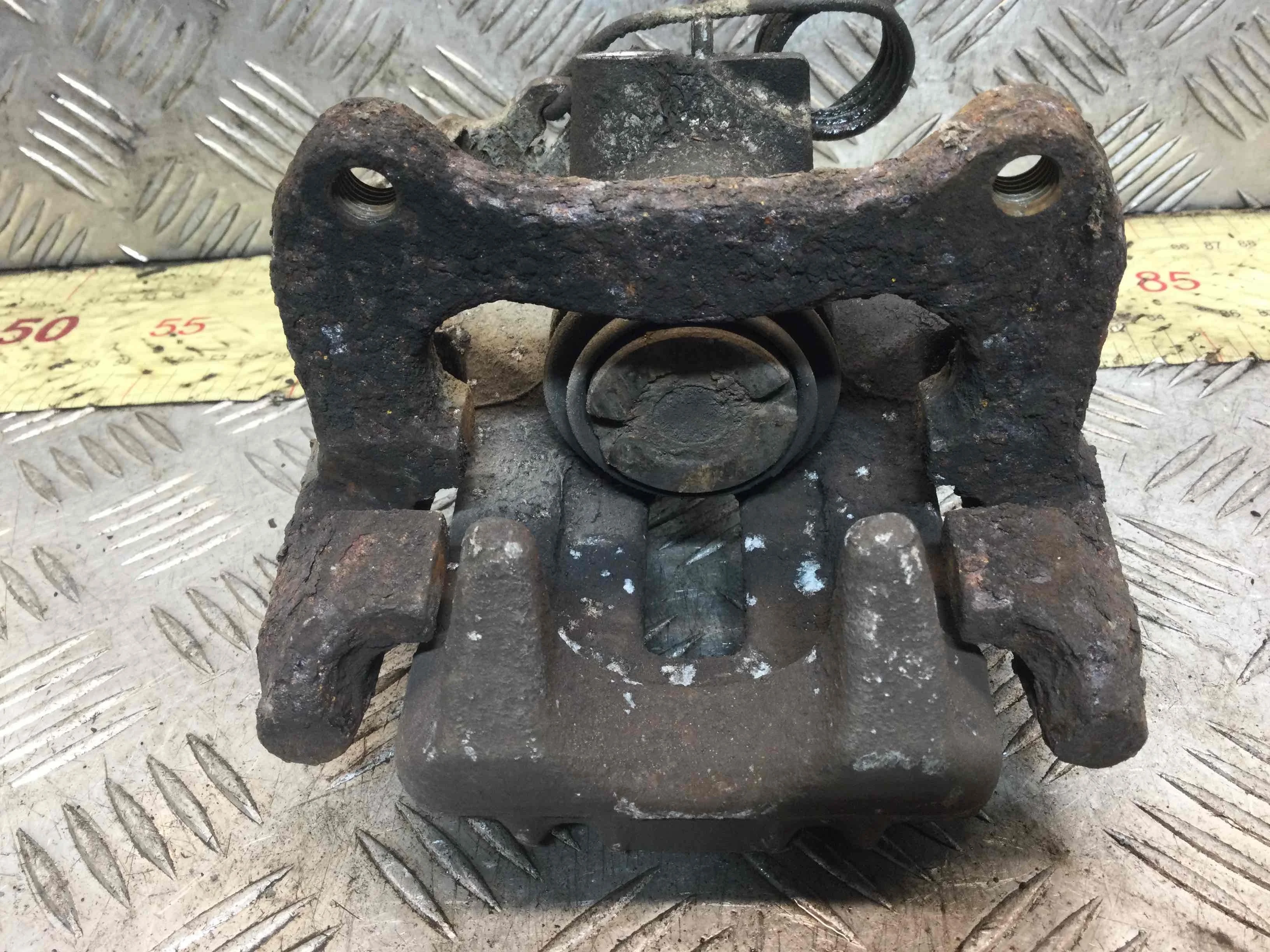 Суппорт задний правый Audi A3 8L [рестайлинг] (2000-2003) дизель 1.9 TDI Механика Х/б