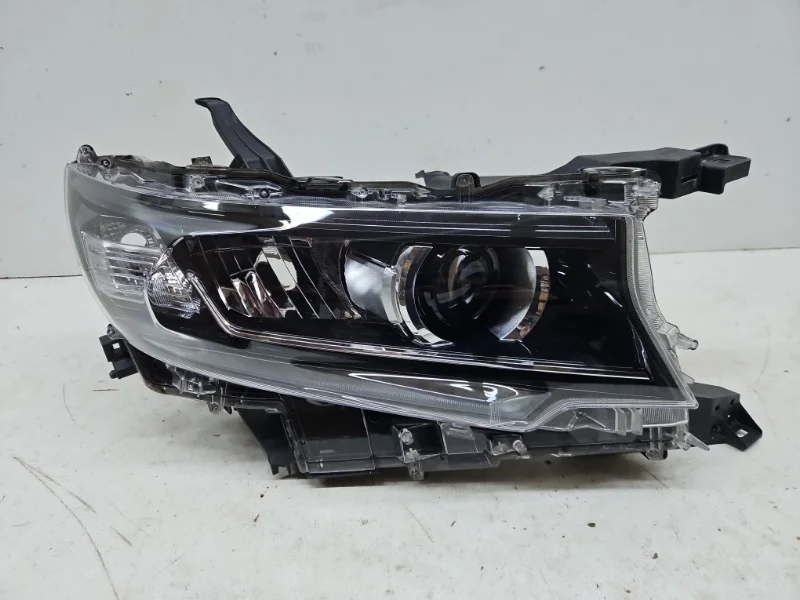 Фара Toyota Land Cruiser Prado 2018-2024 150
