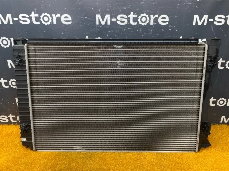 Радиатор ДВС Audi A6 2009 4F0121251AF C6/4F CCEA