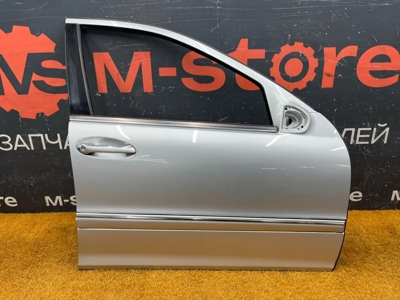 Дверь Mercedes-Benz C-Class 2006 A2037200205 W203 271.940, передняя правая