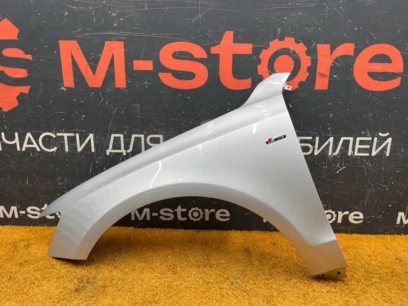 Крыло Audi Q5 2012 8R0821105A 8R CNCD, переднее левое