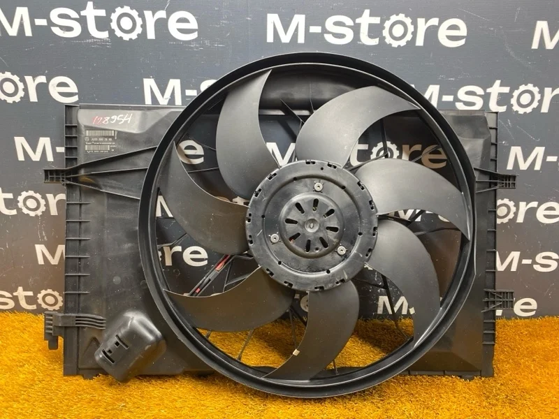 Вентилятор радиатора Mercedes-Benz C-Class 2006 A2035001593 W203 271.940