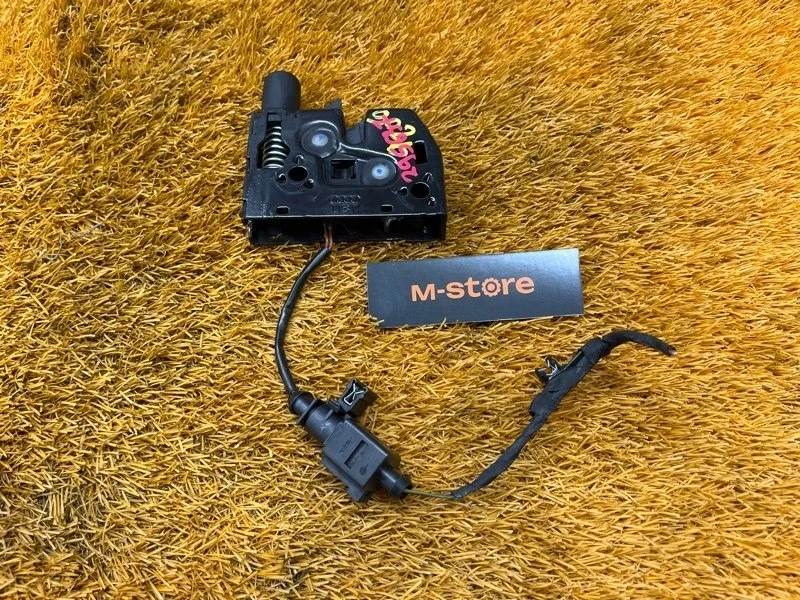 Замок капота Audi Q3 2012 8U0823509 8U CPSA