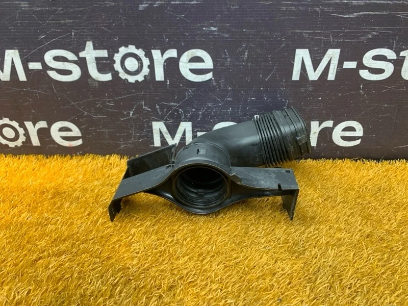 Патрубок воздушного фильтра Audi A3 2011 1K0129618BF 8P CAXC