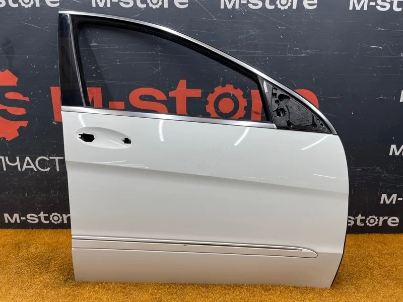 Дверь Mercedes-Benz R-Class 2010 A2517200205 W251 272.967, передняя правая