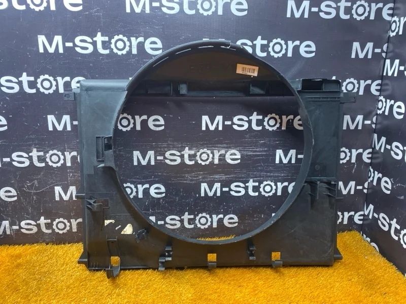 Диффузор радиатора Bmw 5-Series 1997 17111705580 E39 M52B28 (286S1)