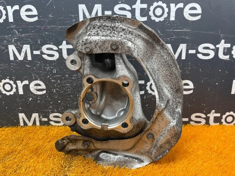 Кулак поворотный Bmw 1-Series 2011 31216792286 F20 N13B16A, передний правый