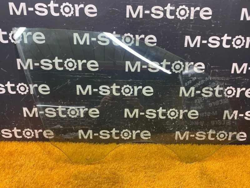 Стекло боковое Bmw 1-Series 2011 51337242564 F20 N13B16A, переднее правое