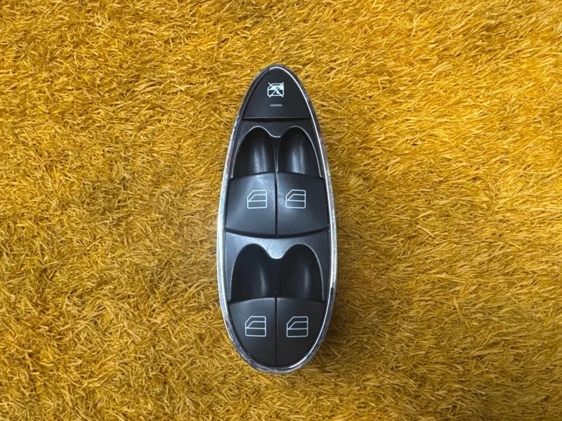 Блок управления стеклоподъемниками Mercedes-Benz E-Class 2005 A2118213679 W211 272.943, передний левый