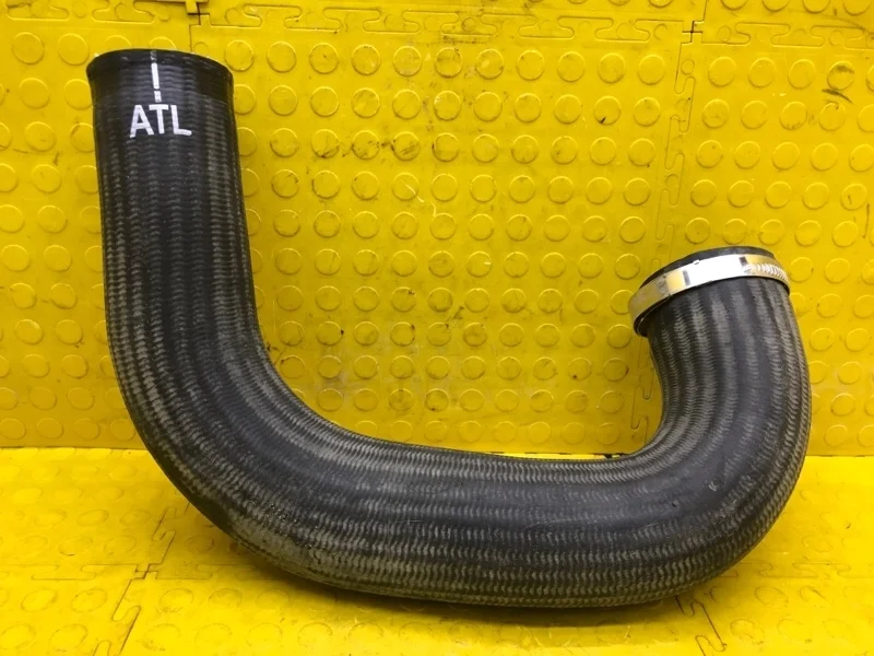 Патрубок интеркулера AUDI Q7 2016 4M0145738N 4MB CVM 011869, правый