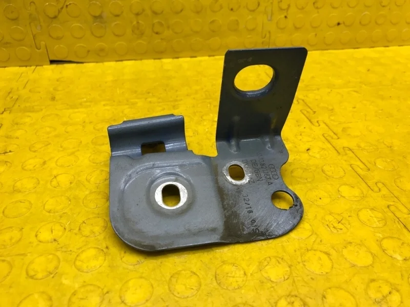 Кронштейн крыла AUDI Q7 2016 4M0821167A 4MB CVM 011869, передний левый