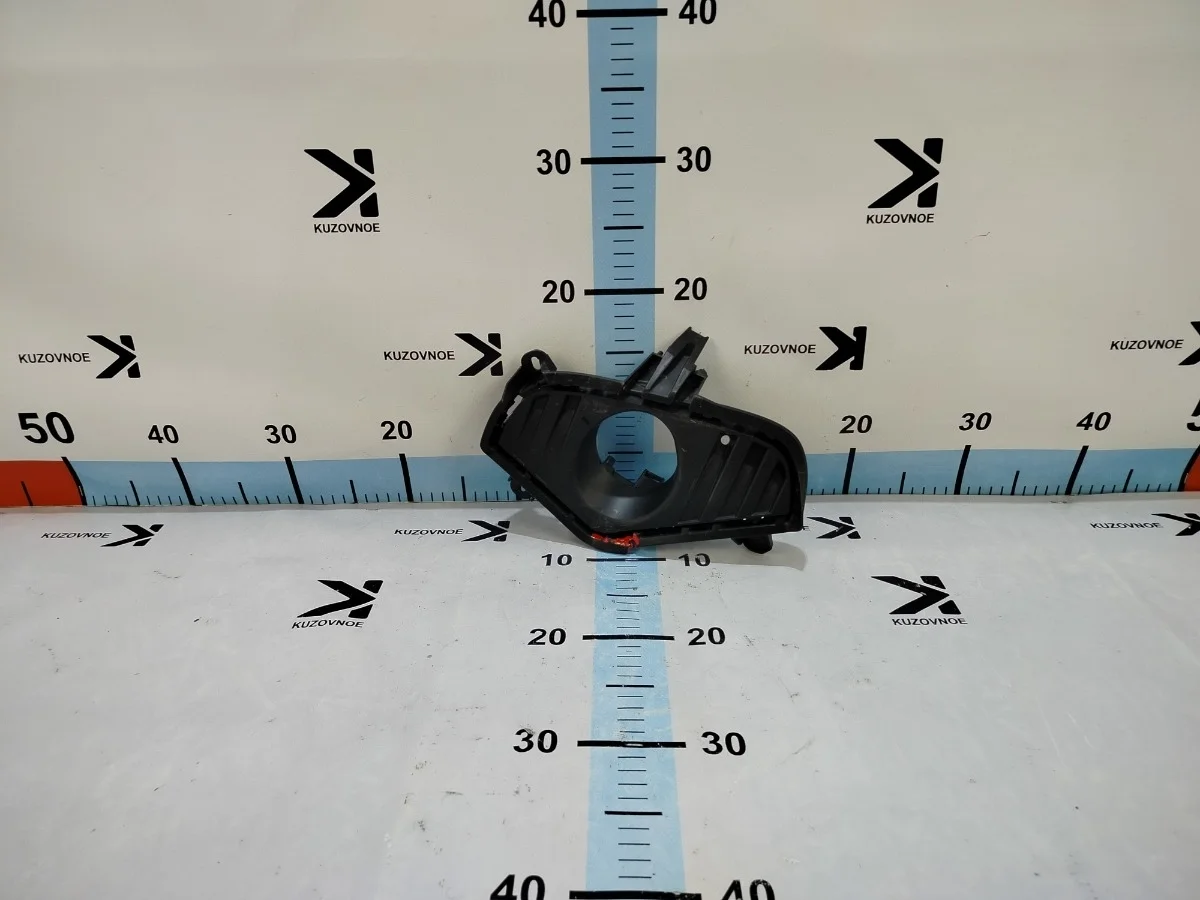 Оправа противотуманной фары Toyota Rav4 2019- XA50