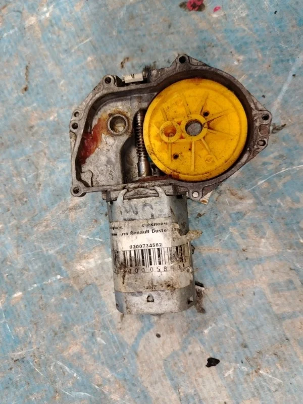 Моторчик стеклоочистителя задний Renault Duster