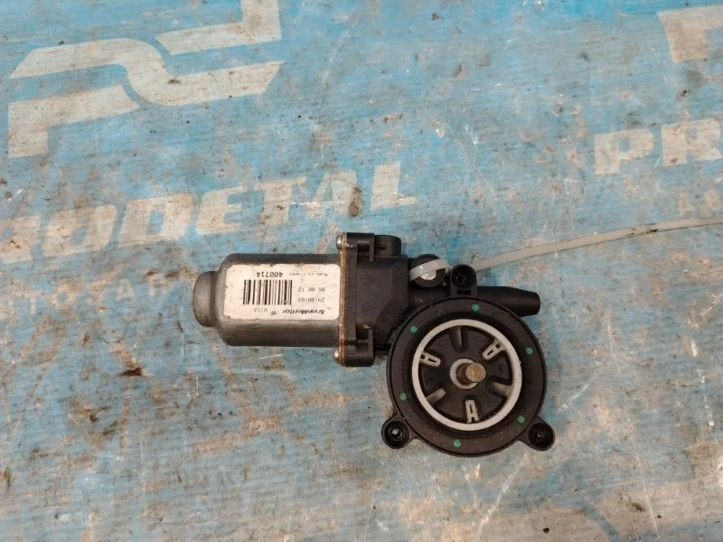 Моторчик стеклоподъемника передний правый Nissan