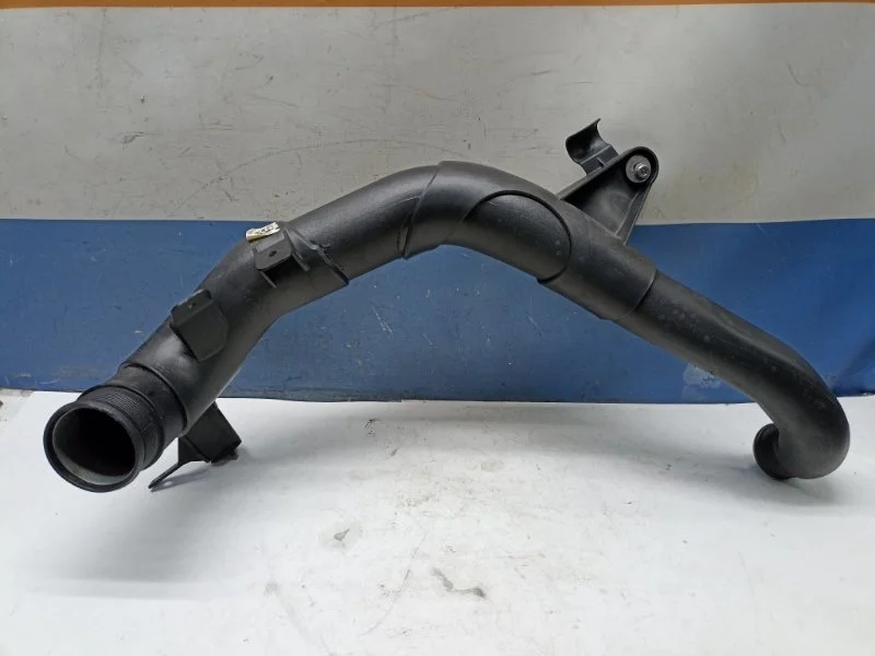 Патрубок интеркулера Volkswagen Tiguan 2018 5QF145762 AD1 2.0TFSI CZPA