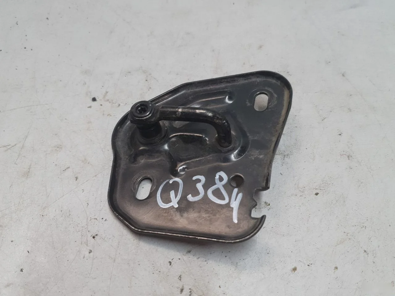 Ответная часть замка капота Audi A6 C7 (2011—2014)