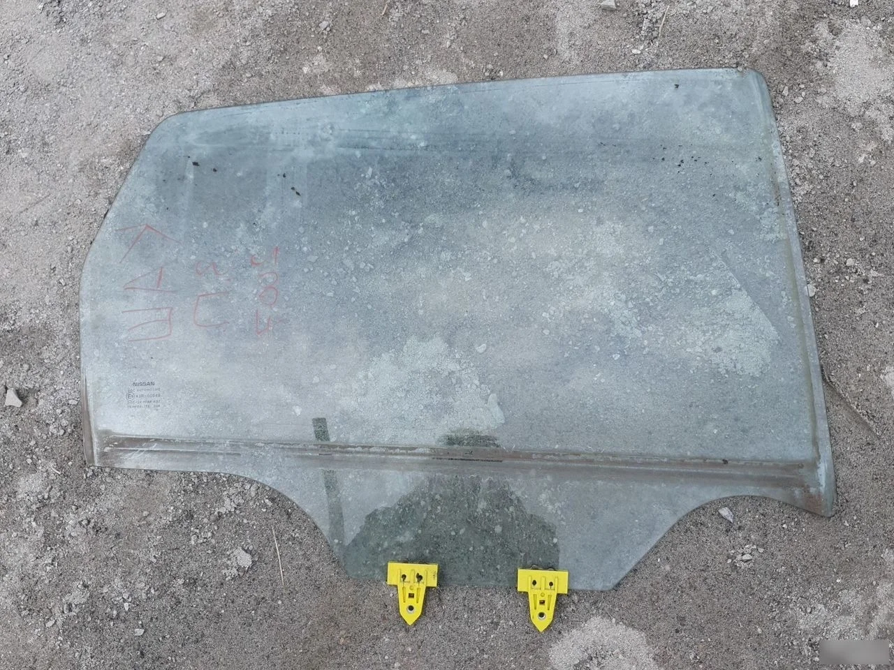 Стекло задней правой двери Nissan Qashqai I (2006—2010)