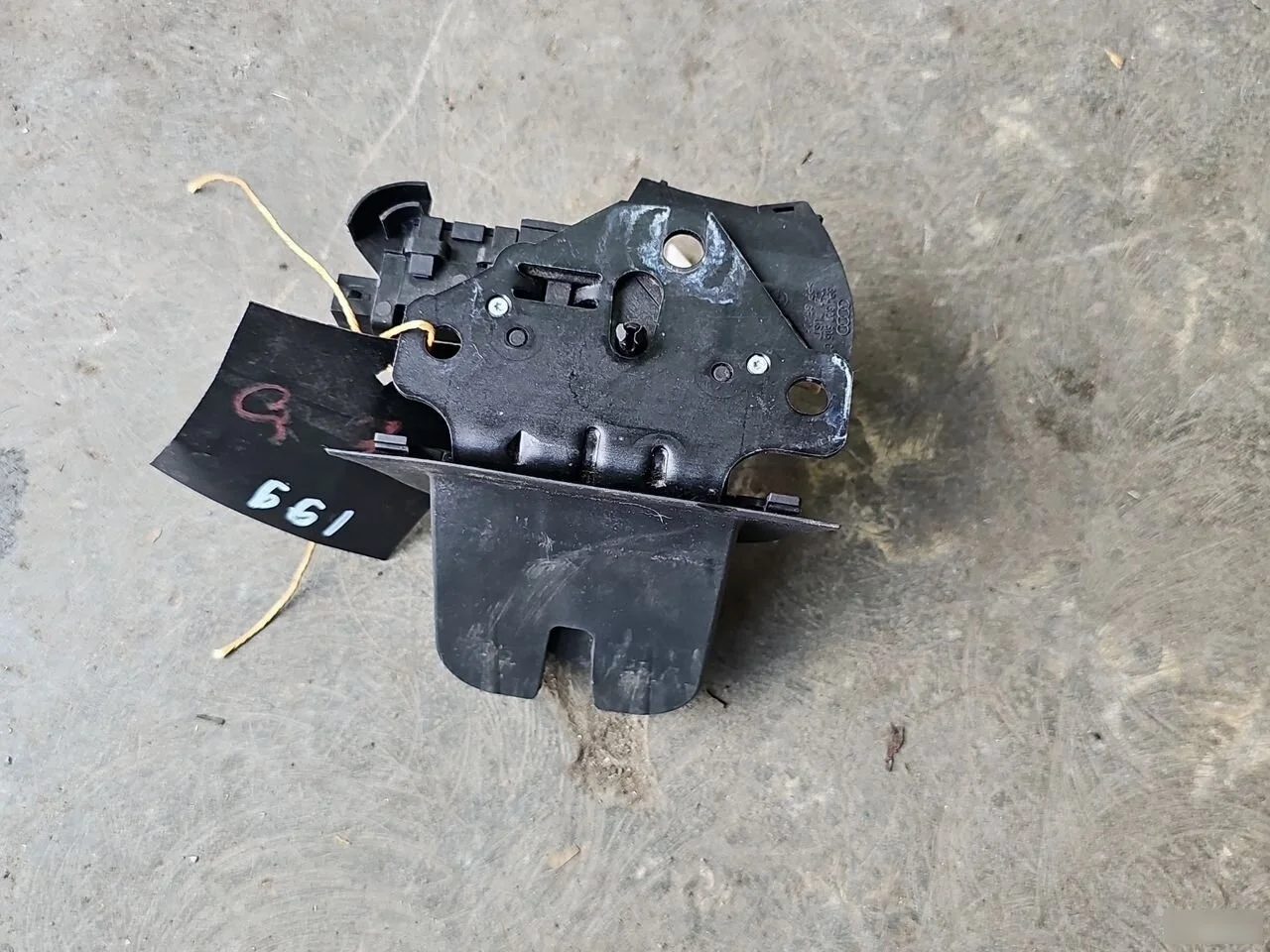 Замок крышки багажника Audi A3 8P рестайлинг (2004—2008)