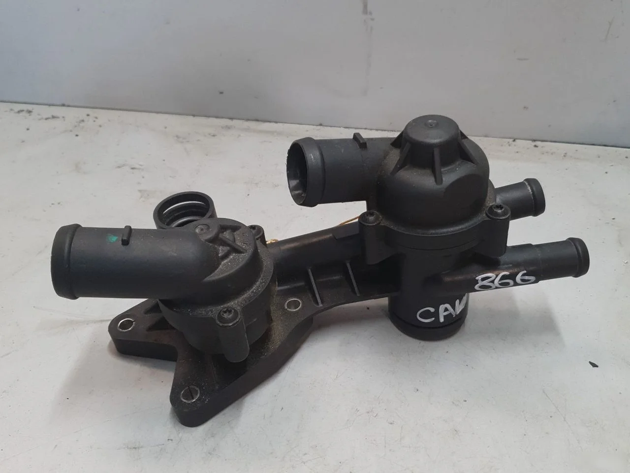 Корпус термостата Volkswagen Golf Mk5 (2003—2009)