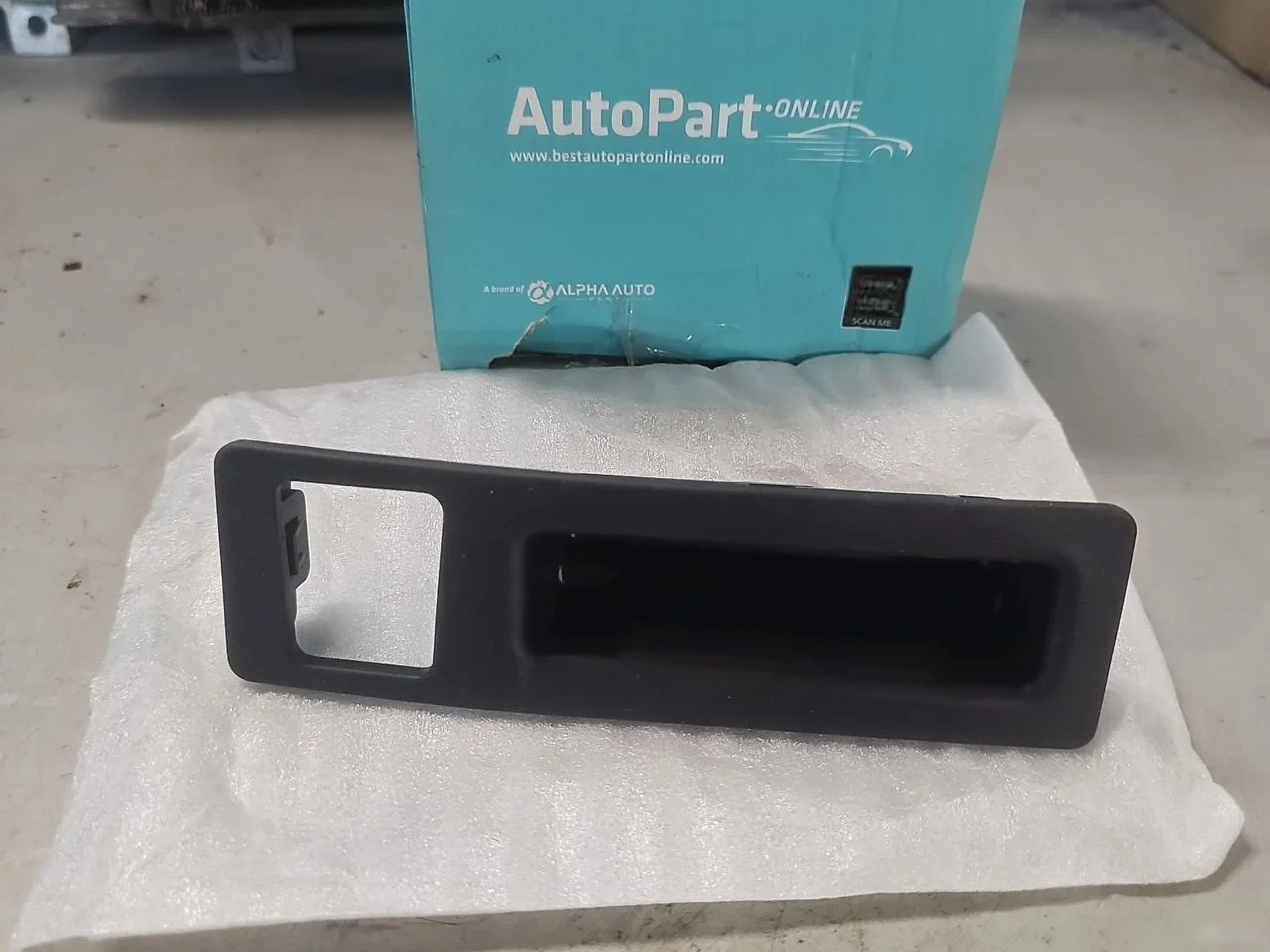 Кнопка открывания крышки багажника BMW X3 F25 (2010—2014)