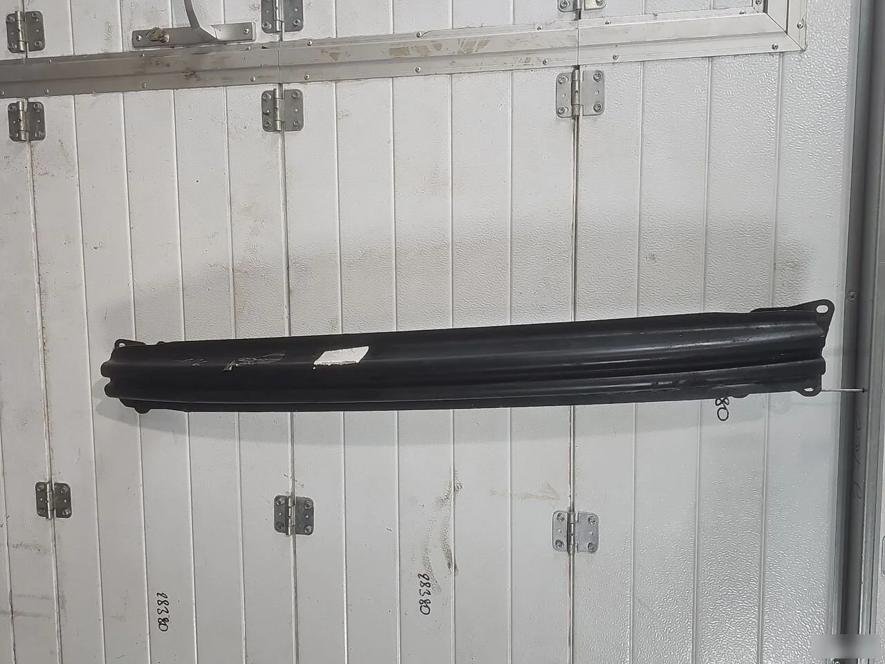 Усилитель бампера задний Volkswagen Golf Mk5 (2003—2009)