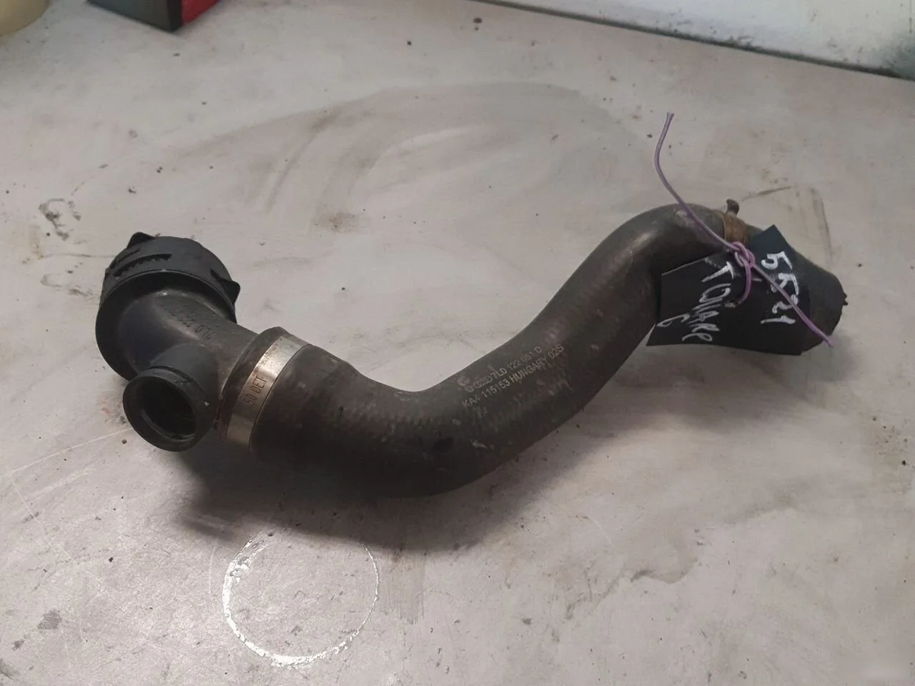 Патрубок радиатора Volkswagen Touareg I рестайлинг (2006—2010)