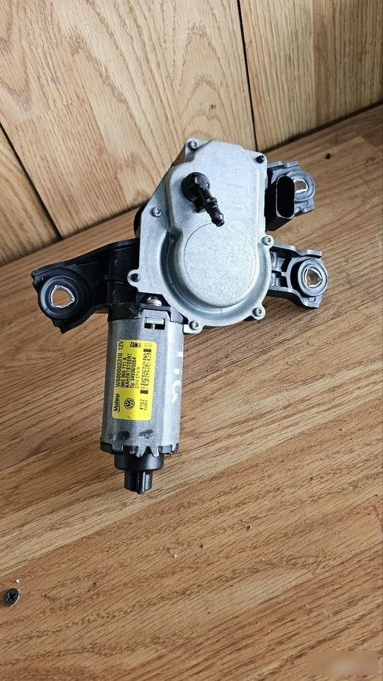 Мотор заднего стеклоочистителя Volkswagen Tiguan I (2007—2011)