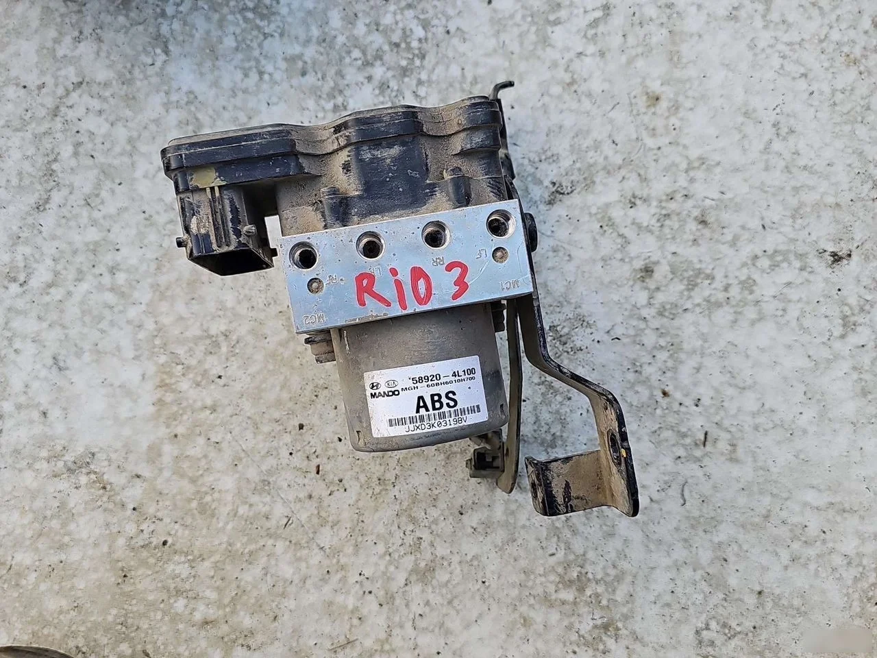 Блок насос abs kia Rio 3 Kia Rio III (2011—2015)