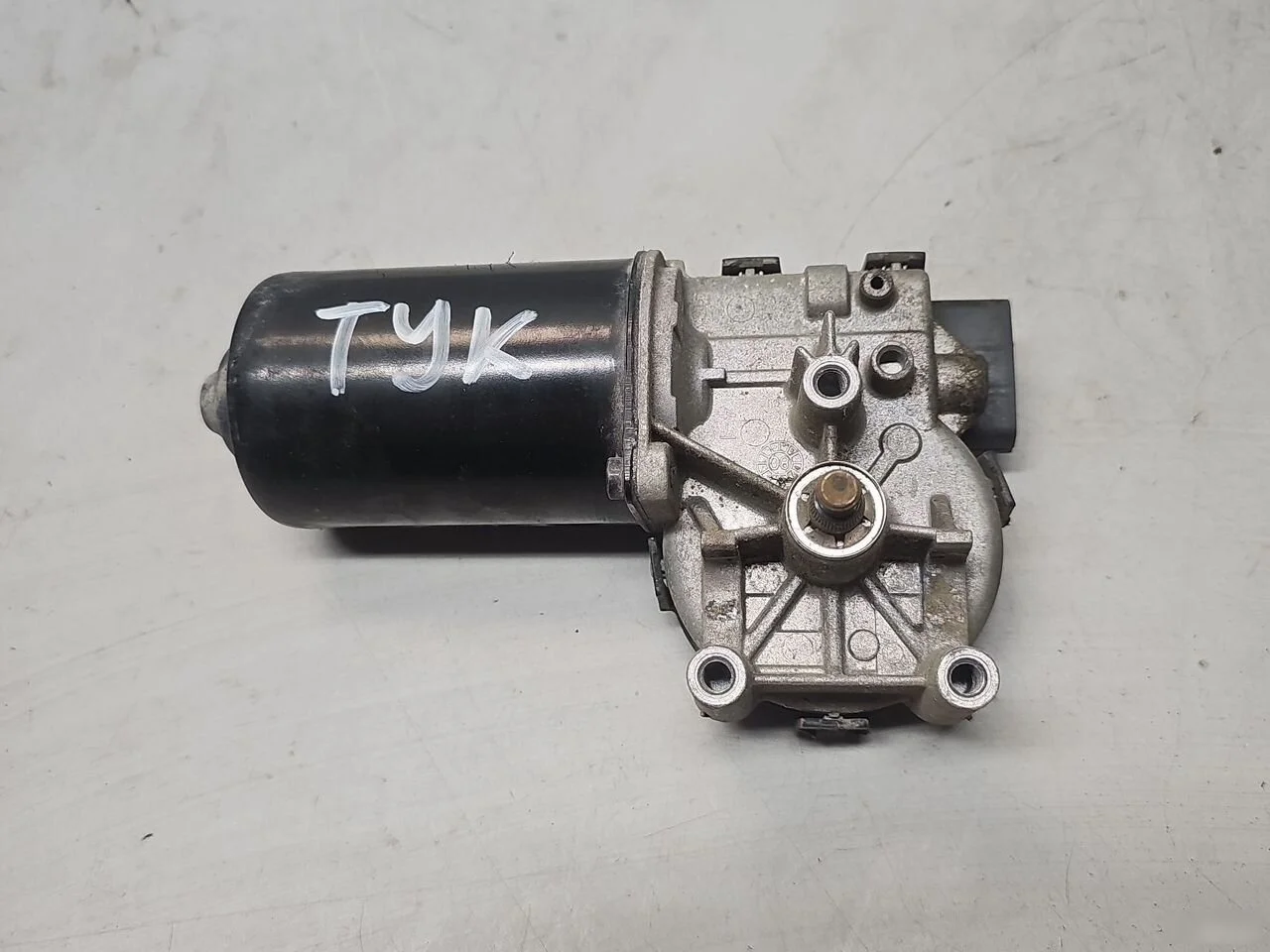 Моторчик стеклоочистителя дворников Hyundai Tucson I (2004—2015)