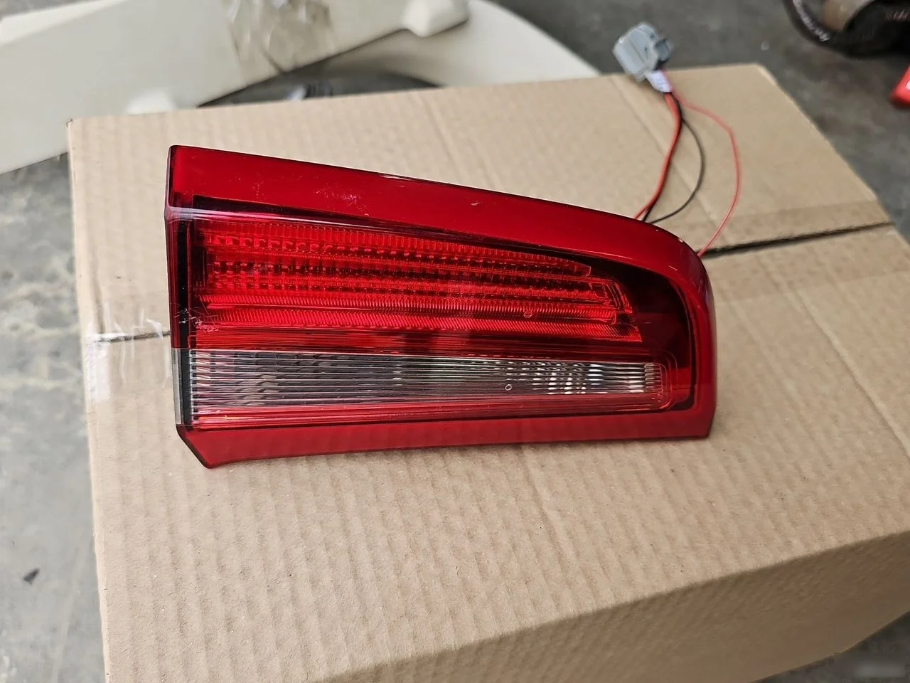 Фонарь крышки багажника левый Volvo S60 II (2010—2013)