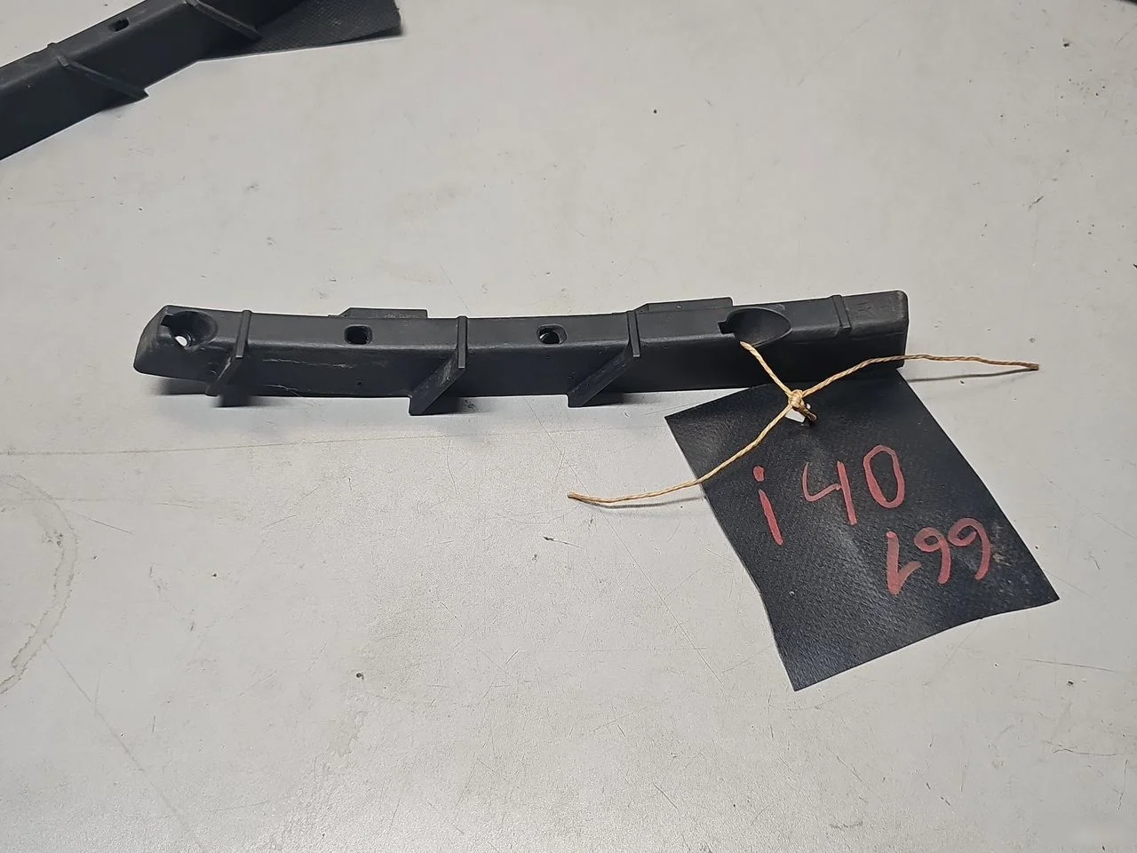 Кронштейн фары правый Hyundai i40 I (2011—2015)