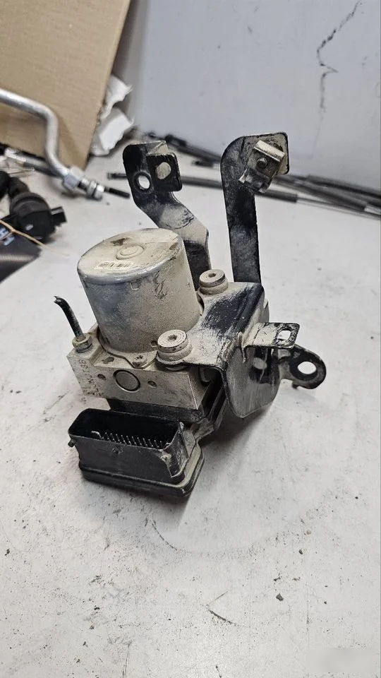 Блок ABS (насос) Hyundai Solaris I (2010—2014)