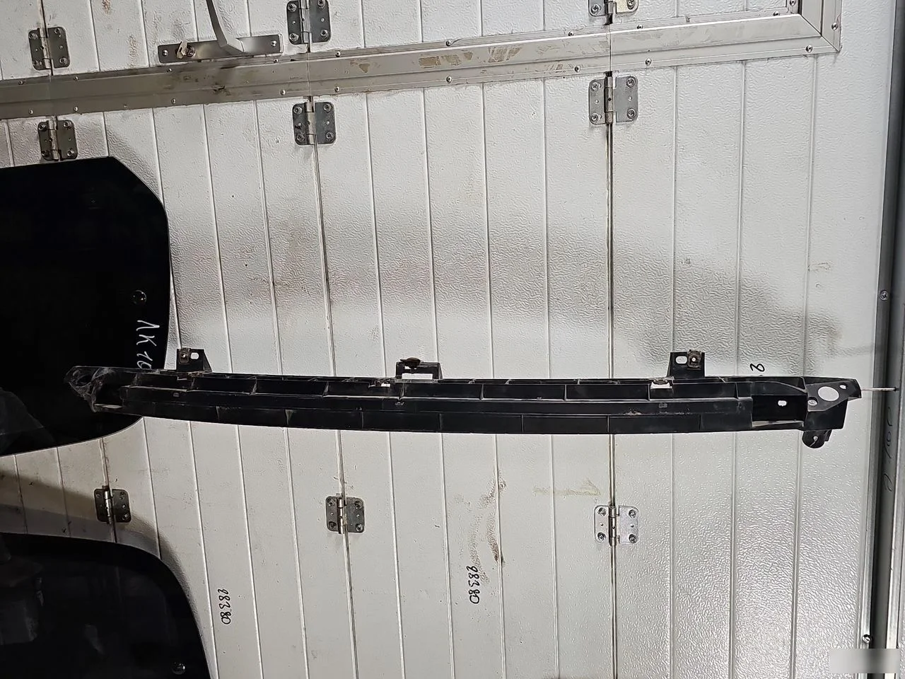 Усилитель переднего бампера верхний Peugeot 206 I (1998—2012)