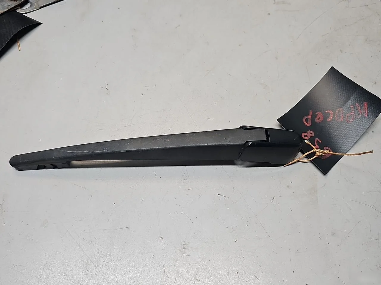 Поводок стеклоочистителя заднего Mitsubishi Pajero IV (2006—2011)