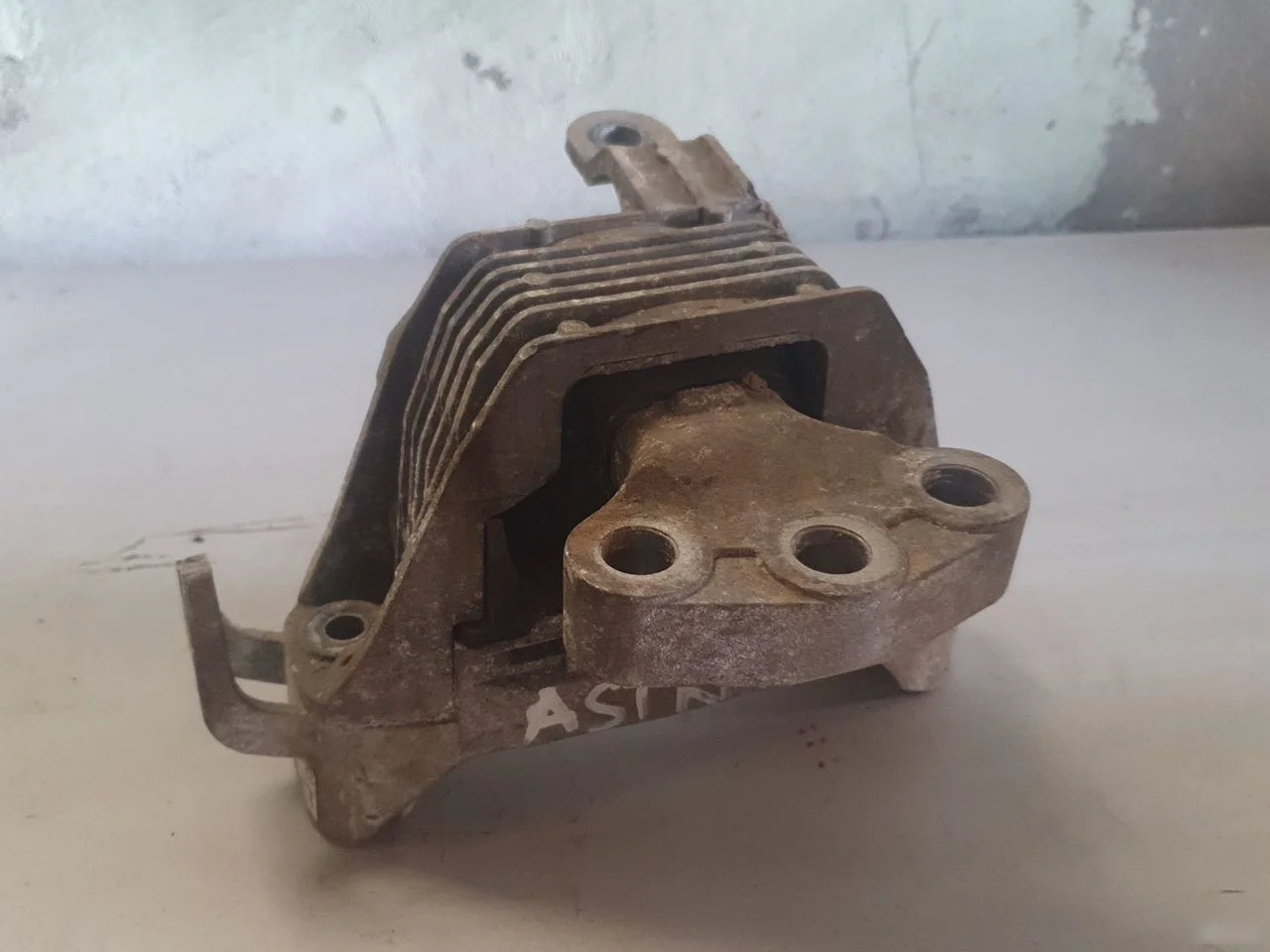 Опора двигателя правая Chevrolet Cruze I (2009—2012)