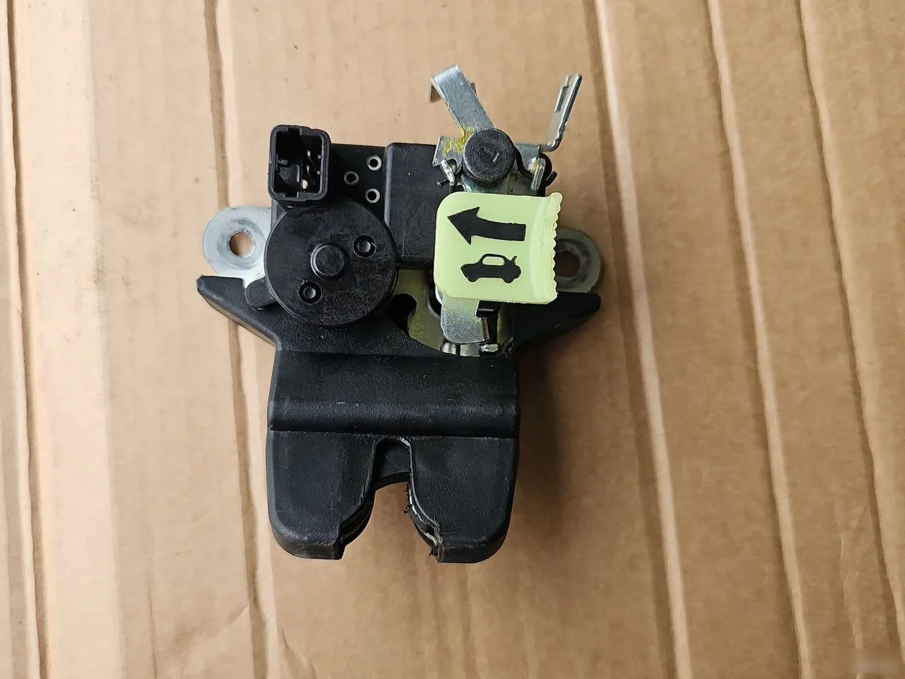 Замок багажника Kia Optima III (2010—2013)