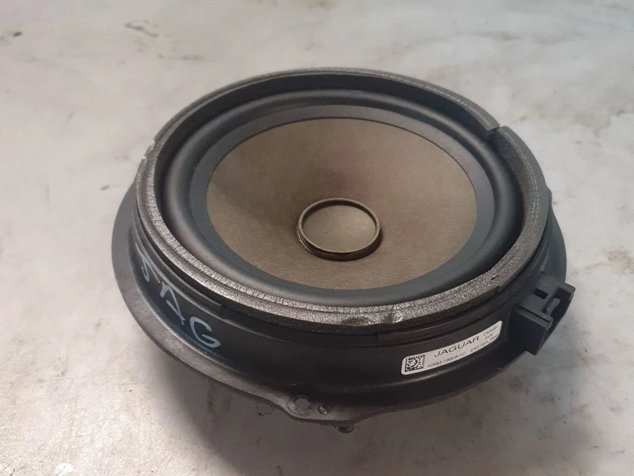 Колонка двери Jaguar XF I рестайлинг (2011—2015)