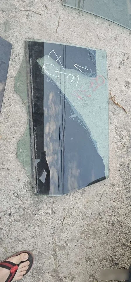 Стекло двери задней левой Audi Q7 4L (2005—2009)