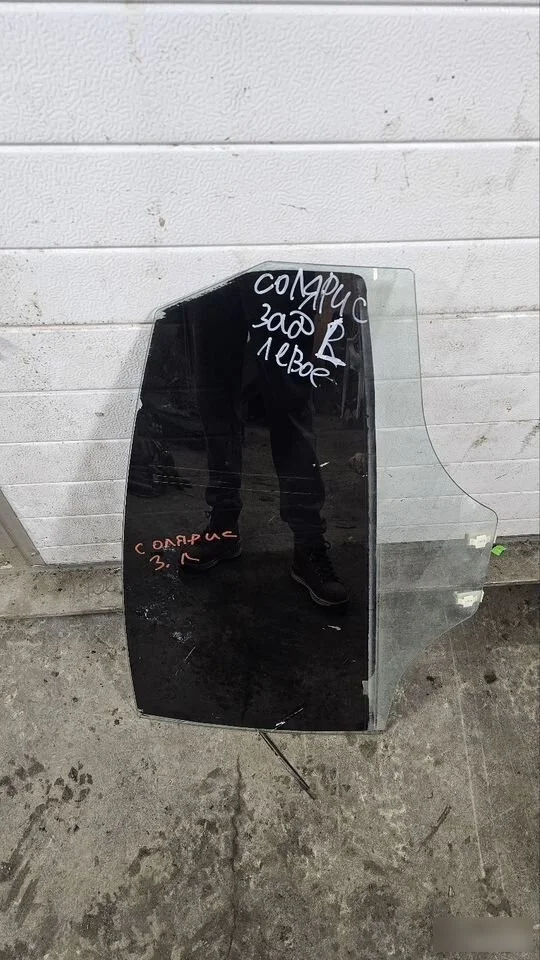 Стекло двери заднее левое Kia Rio III (2011—2015)