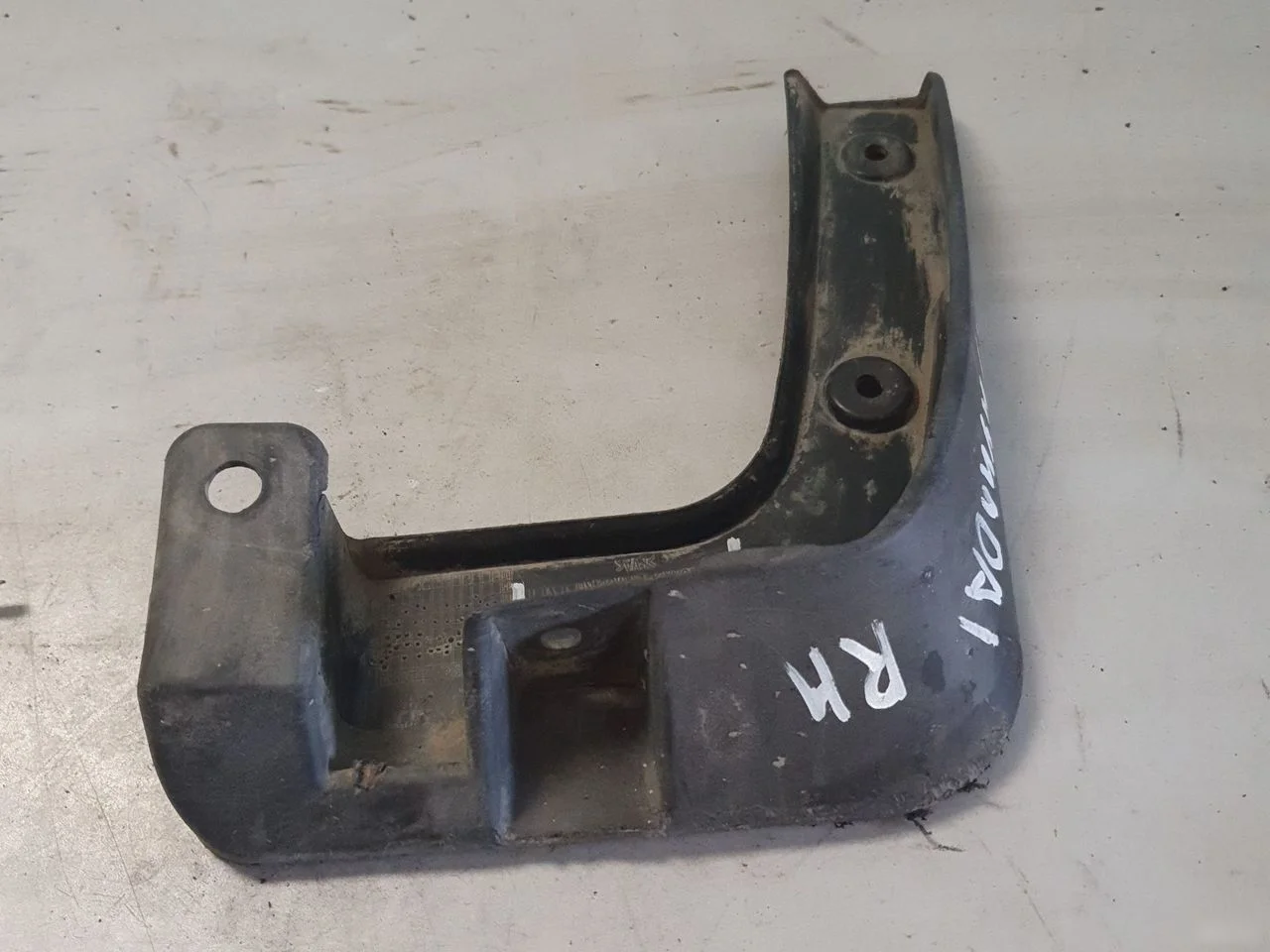 Брызговик передний правый Kia Rio III (2011—2015)