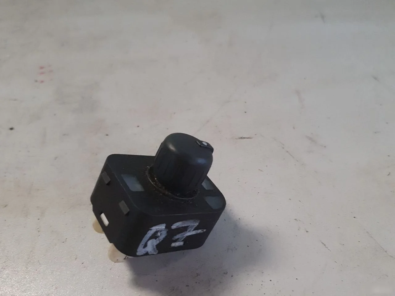 Блок управления зеркалами Audi A6 C5 (1997—2001)