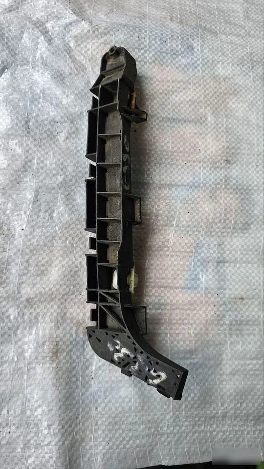 Кронштейн бампера задний правый Honda Civic VIII (2005—2009)