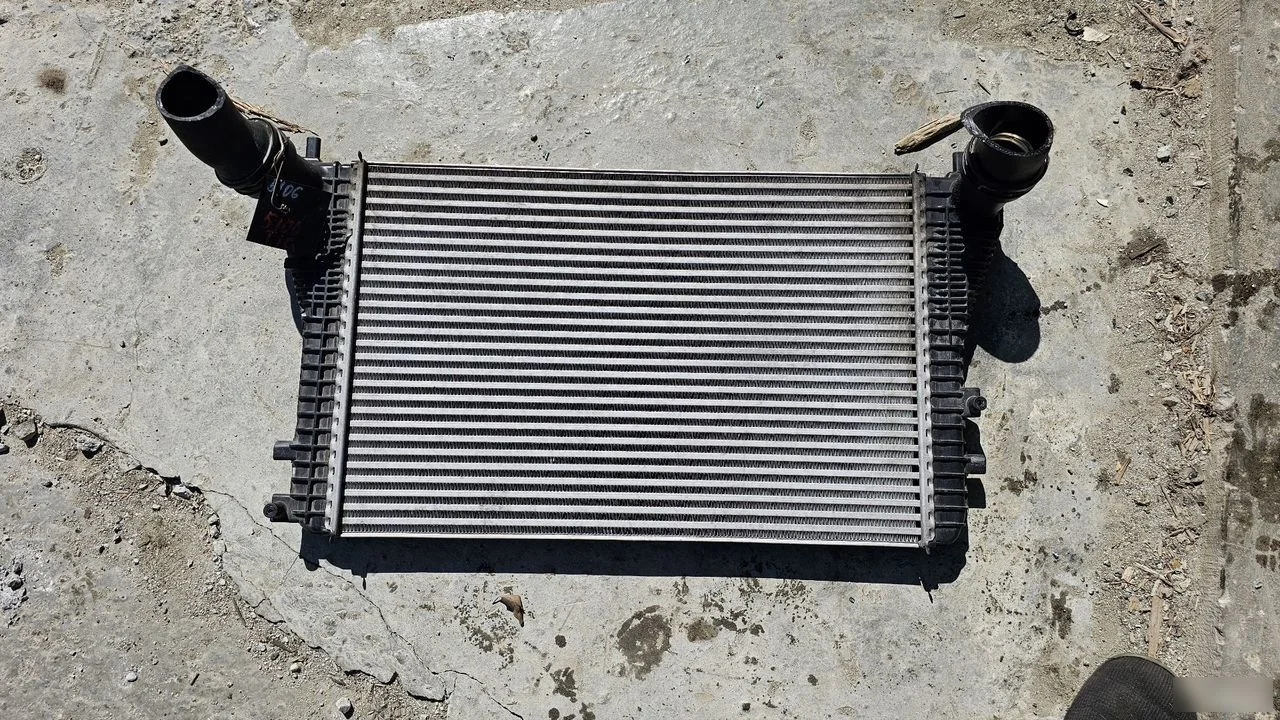 Интеркуллер Volkswagen Tiguan I (2007—2011)