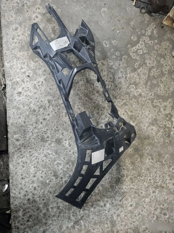 Крепление бампера переднее правое Mercedes-Benz E-класс W212/S212/C207/A207 рестайлинг (2013—2016)