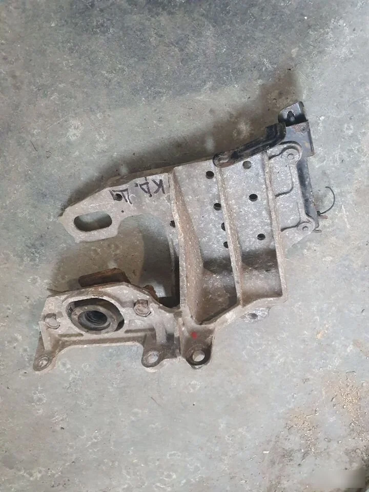 Подушка двигателя левая Nissan X-Trail II (2007—2011)