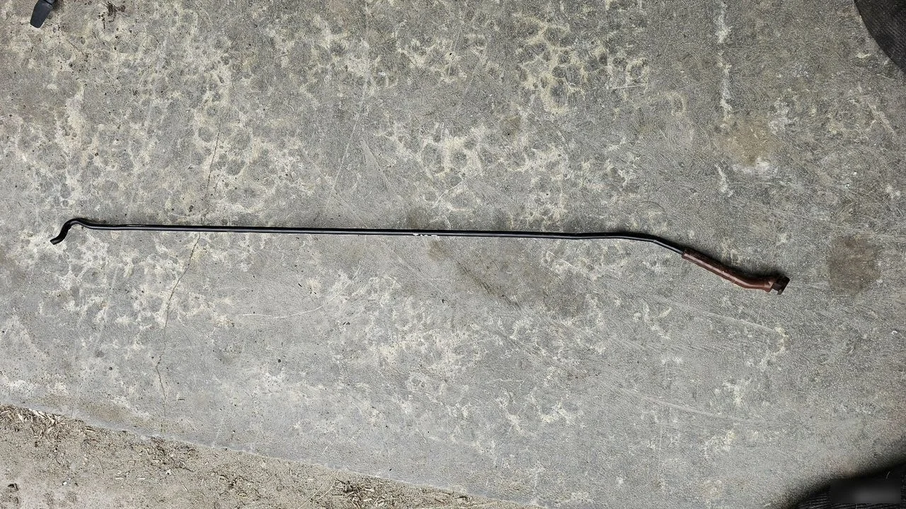 Упор,держатель капота Volkswagen Tiguan I рестайлинг (2011—2019)