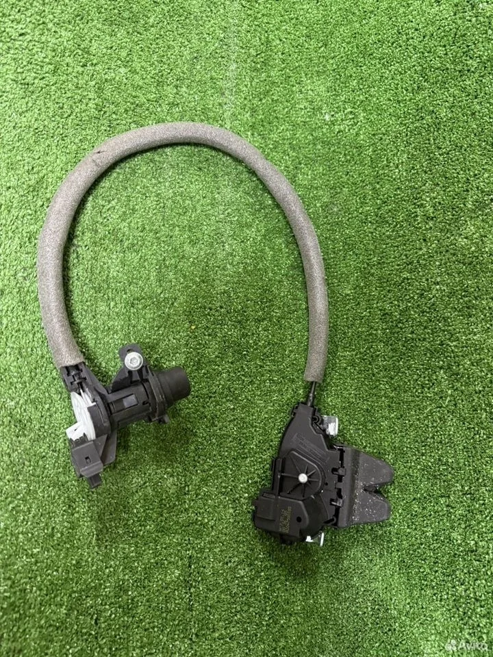 Замок багажника mercedes a2047500185 оригинал